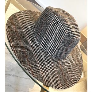 NWT- Houndstooth Wide Brim Fedora